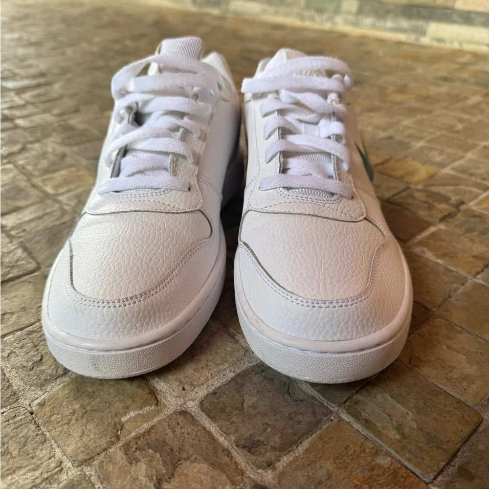 Nike White Sneakers with blue green  Swoosh - Picture 3 of 11